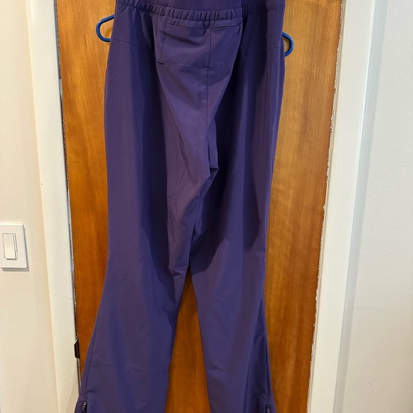 Purple Urbane Scrub pants - Picture 2 of 3